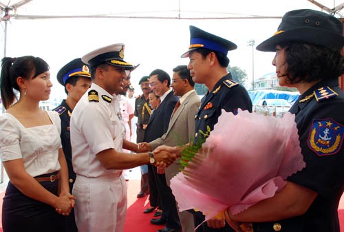 Indian coast guard ship visits Ho Chi Minh city - ảnh 1